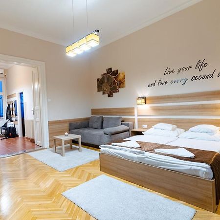 City Center Apartment เดเบรตเซน ภายนอก รูปภาพ