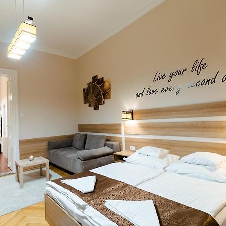 City Center Apartment เดเบรตเซน ภายนอก รูปภาพ