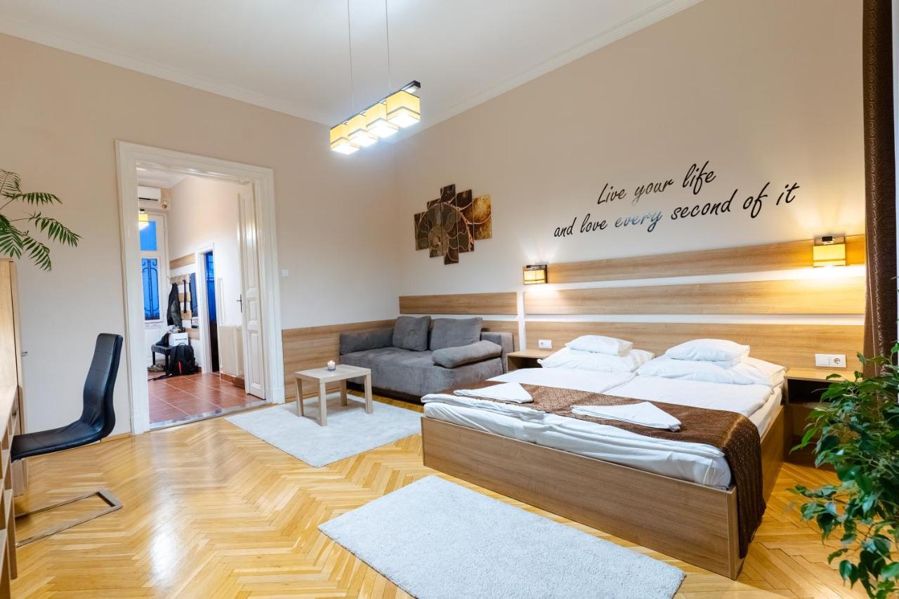 City Center Apartment เดเบรตเซน ภายนอก รูปภาพ